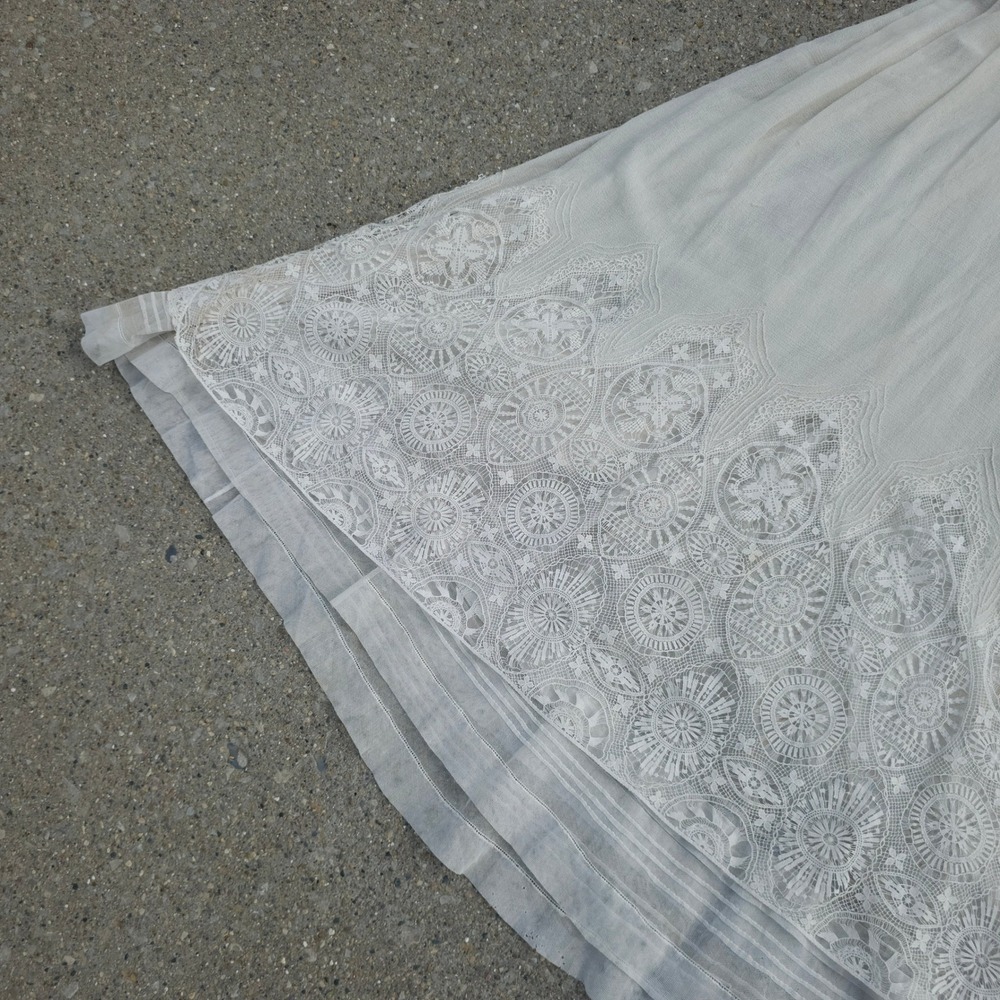 Antique 1900s Edwardian White Cotton Lawn Tea Dress Lace Gown Hi-Low Victorian - Picture 15 of 16
